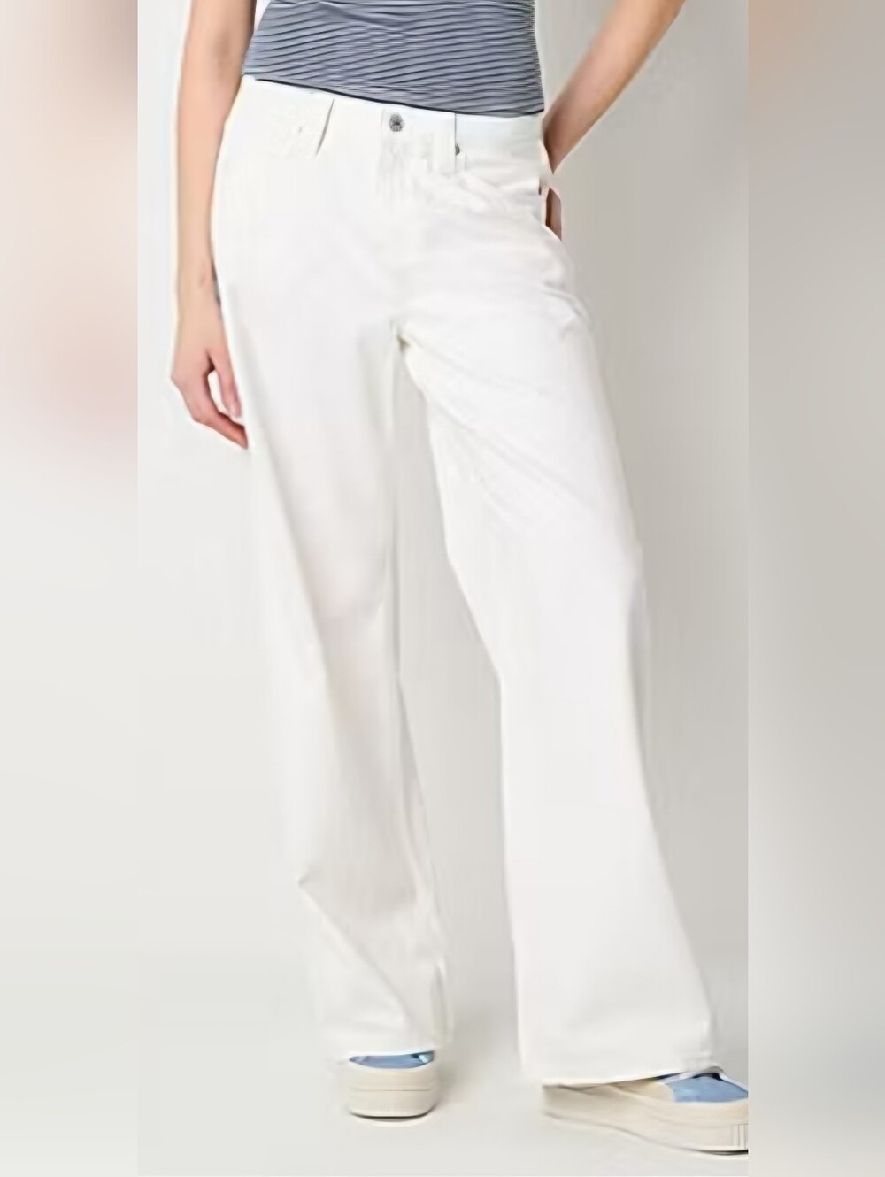 Arizona Jean Company Off-White Slouchy Wide Leg Jeans